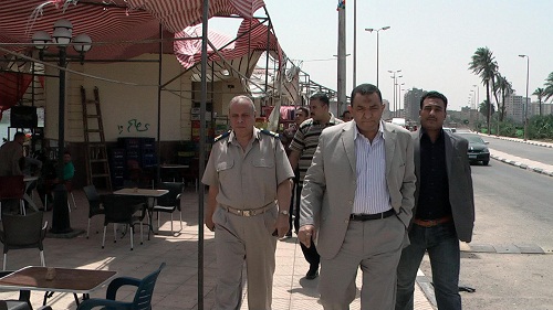 محافظ سوهاج بجولة تفقدية للكورنيش الشرقي بسوهاج بمرافقة اللواء / هشام عبد الوهاب نائب مدير أمن سوهاج ومدير إدارة شرطة المرافق بسوهاج .